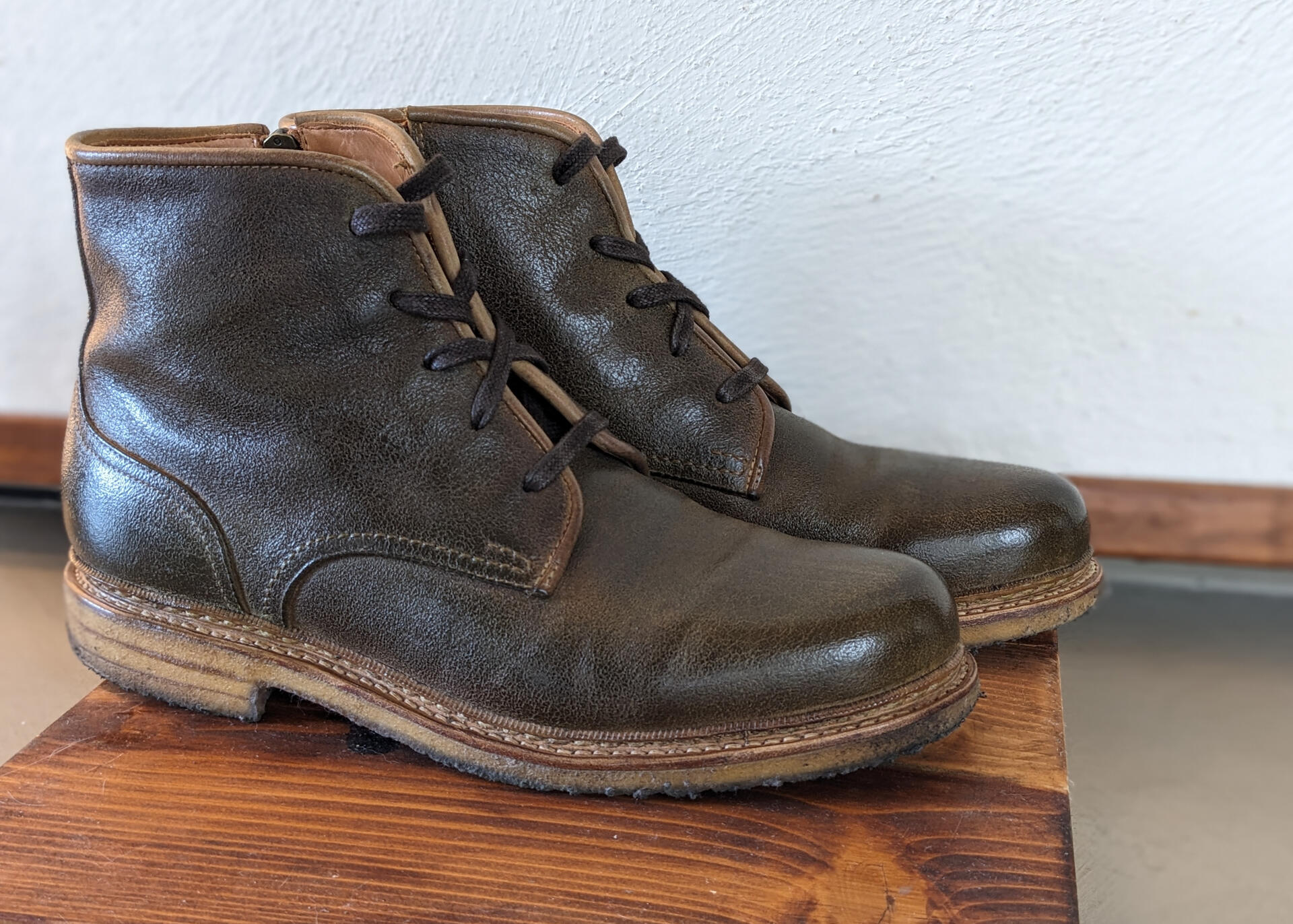 Cartujano Waxed Suede